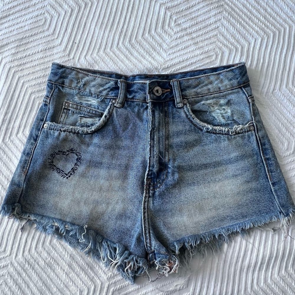 ZARA Womens Denim Shorts Size 2 Light Wash Distressed High Rise.
